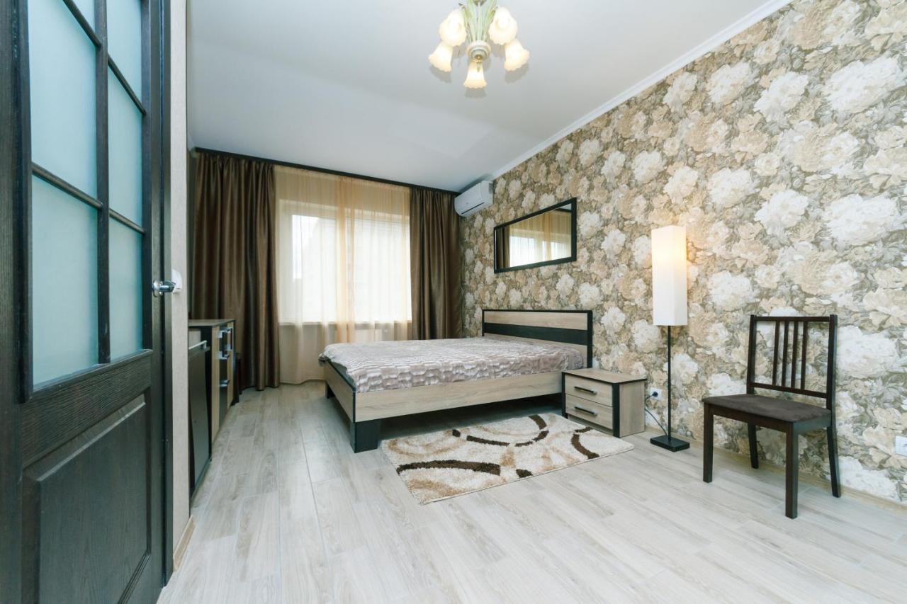 Poznyaky Apartments Patriotika Kiew Exterior foto