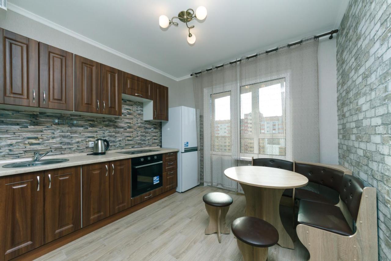 Poznyaky Apartments Patriotika Kiew Exterior foto