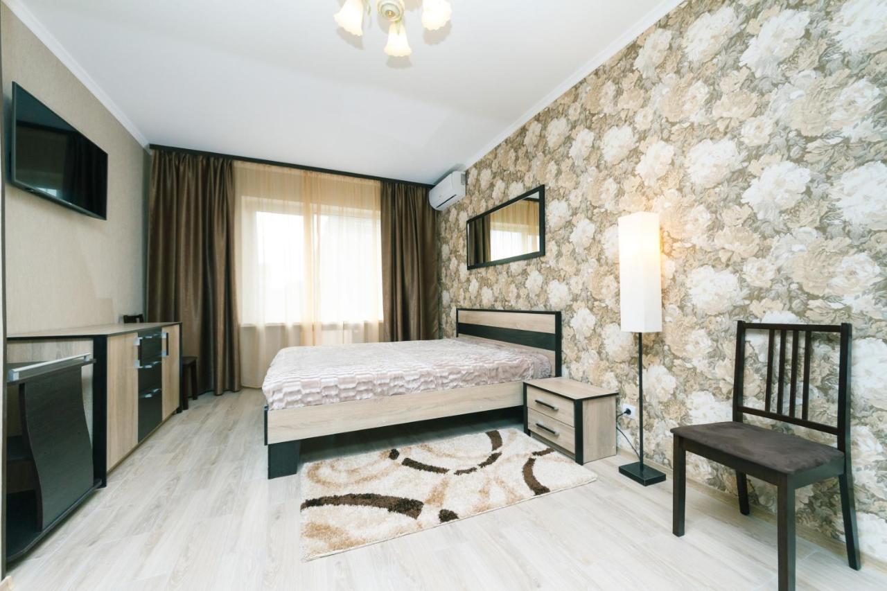 Poznyaky Apartments Patriotika Kiew Exterior foto