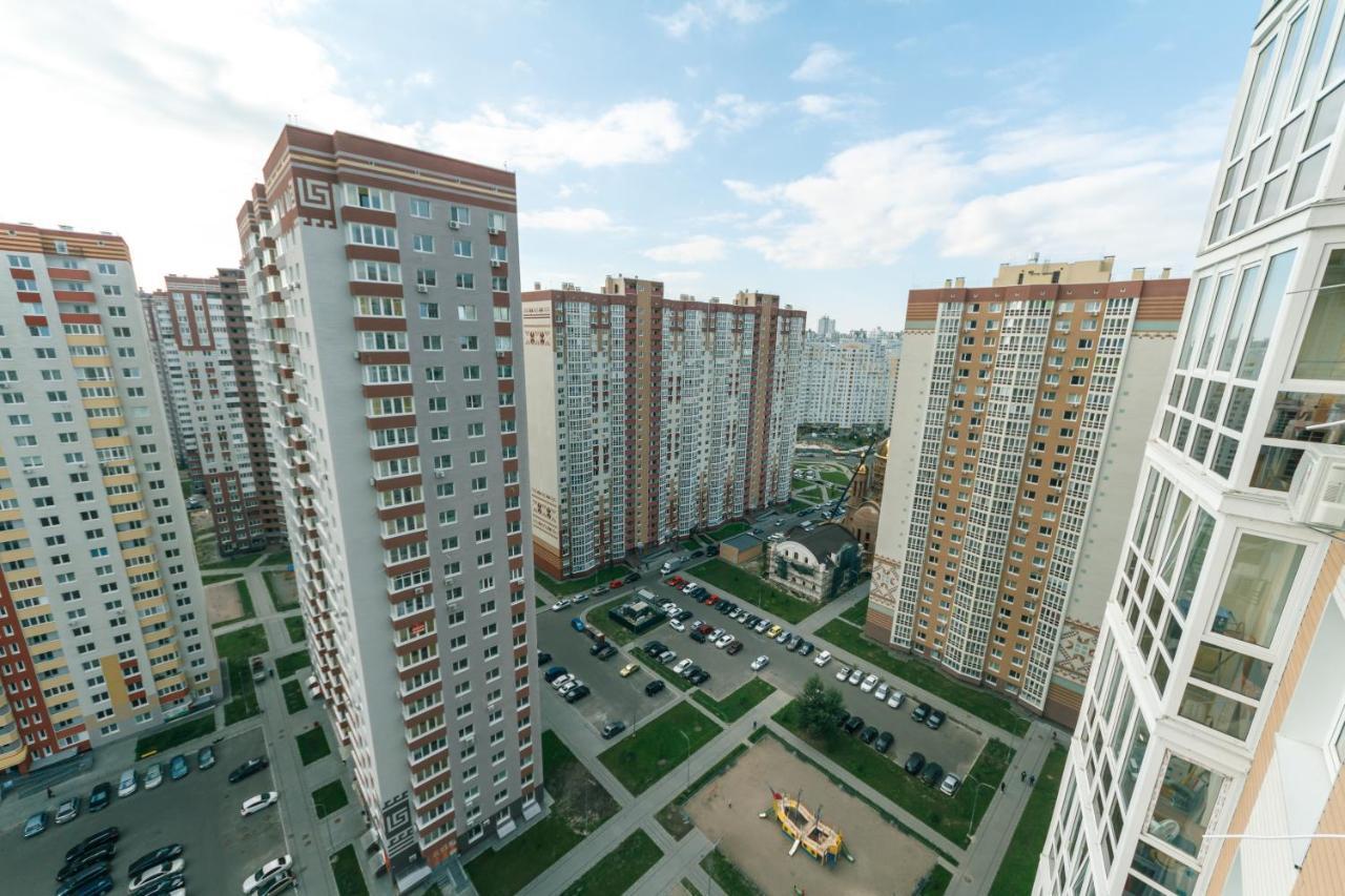Poznyaky Apartments Patriotika Kiew Exterior foto