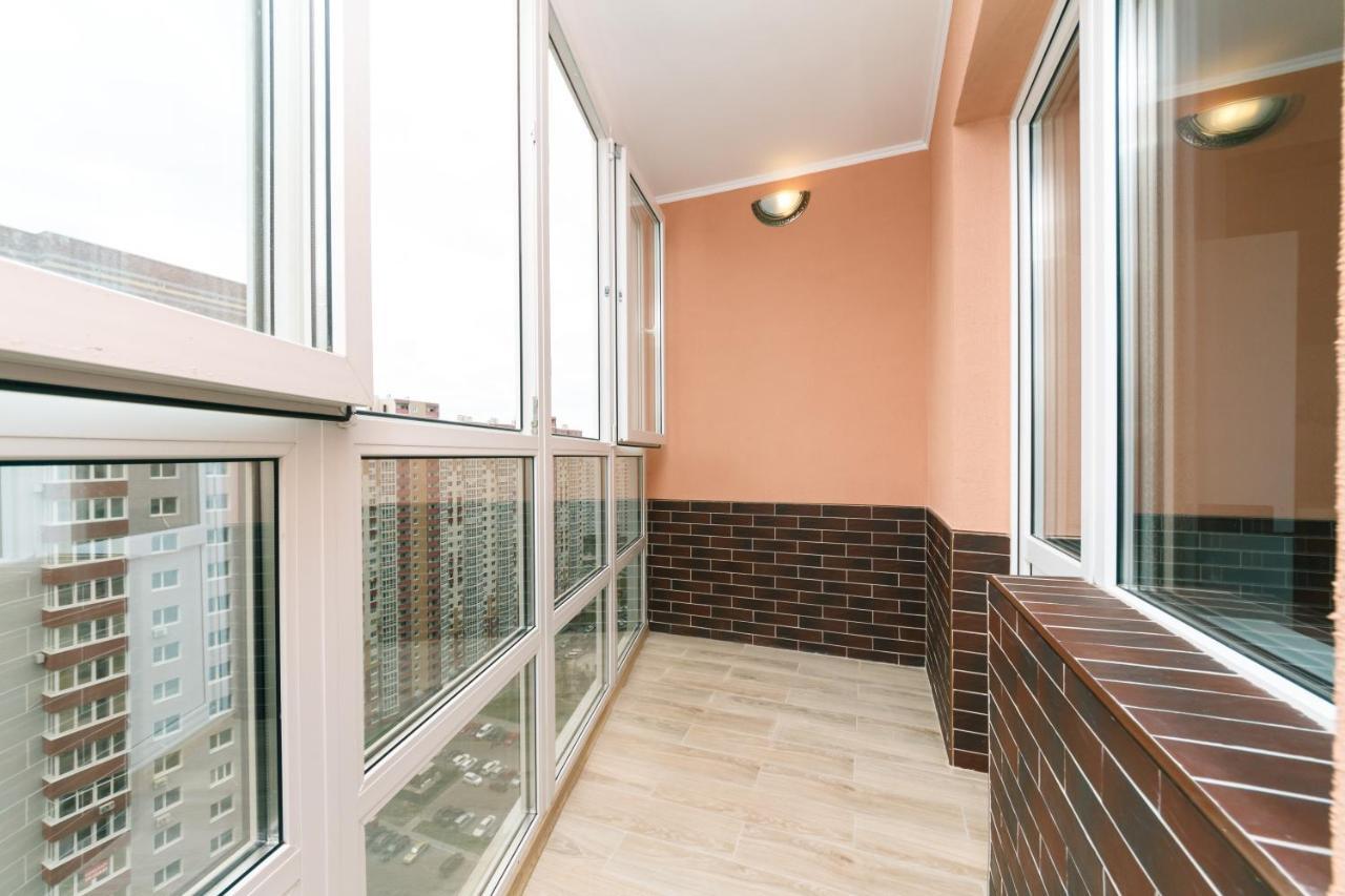 Poznyaky Apartments Patriotika Kiew Exterior foto